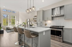 512-15436 31 Avenue Surrey, BC V3Z 1H3