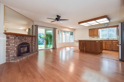 13056 22A Avenue, Surrey, BC - Indoor Photo Showing Living Room With Fireplace