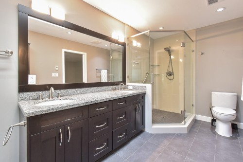 13056 22A Avenue, Surrey, BC - Indoor Photo Showing Bathroom