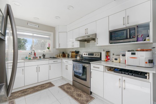 18018 60 Avenue, Surrey, BC 