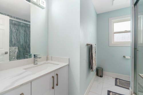 18018 60 Avenue, Surrey, BC 