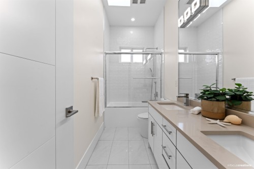 11088 84 Avenue, Delta, BC 