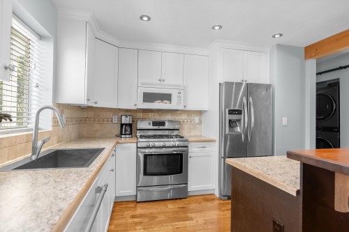 9242 209A Crescent, Langley, BC 
