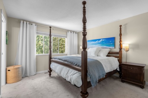 9242 209A Crescent, Langley, BC 