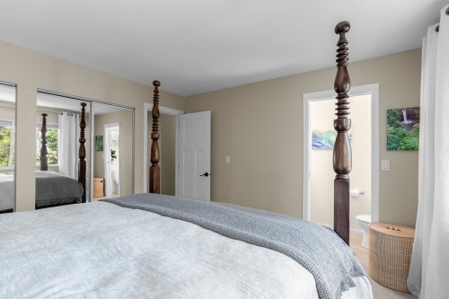 9242 209A Crescent, Langley, BC 