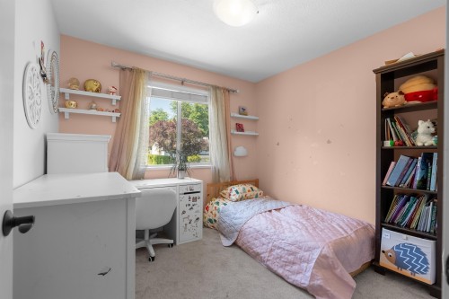 9242 209A Crescent, Langley, BC 