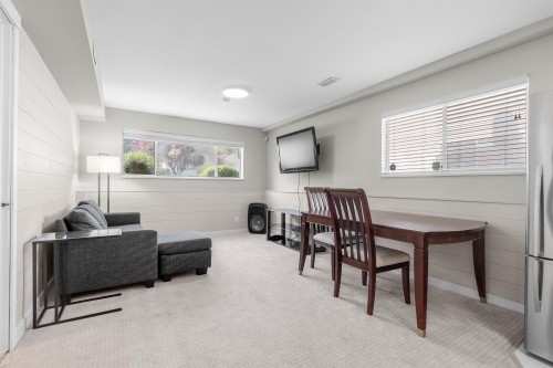 9242 209A Crescent, Langley, BC 