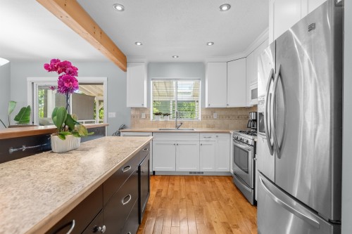 9242 209A Crescent, Langley, BC 