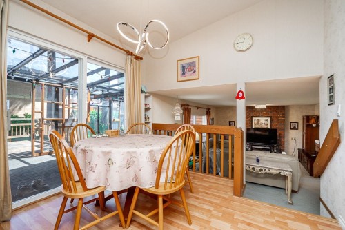 10764 Fraserglen Drive, Surrey, BC - Indoor Photo Showing Dining Room
