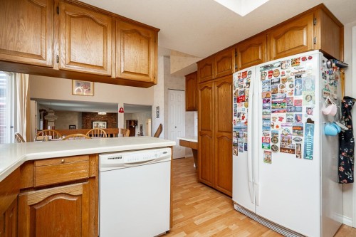 10764 Fraserglen Drive, Surrey, BC - Indoor Photo Showing Kitchen