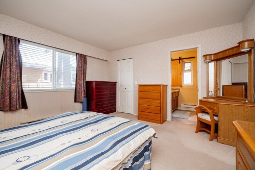10764 Fraserglen Drive, Surrey, BC - Indoor Photo Showing Bedroom