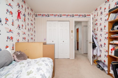 10764 Fraserglen Drive, Surrey, BC - Indoor Photo Showing Bedroom