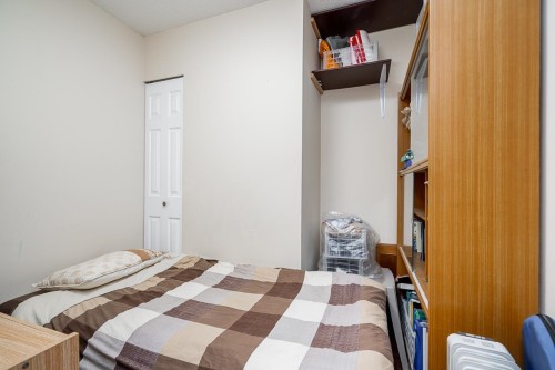 10764 Fraserglen Drive, Surrey, BC - Indoor Photo Showing Bedroom