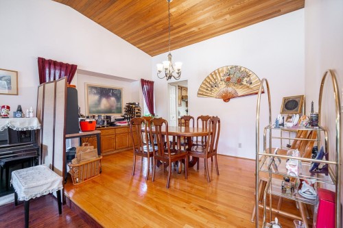 10764 Fraserglen Drive, Surrey, BC - Indoor Photo Showing Dining Room