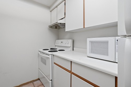 209-9635 121 Street, Surrey, BC 