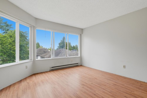 209-9635 121 Street, Surrey, BC 