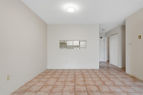 209-9635 121 Street, Surrey, BC 