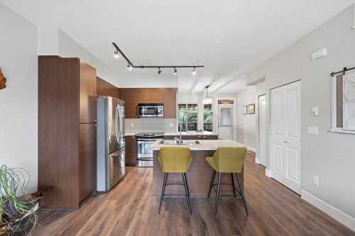 56-19478 65 Avenue, Surrey, BC 