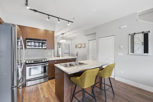 56-19478 65 Avenue, Surrey, BC 