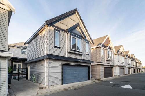 19470 72 Avenue, Surrey, BC 