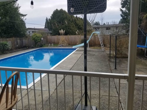 13706 North Bluff Road, White Rock, BC 