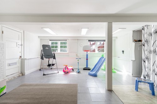 10482 125A Street, Surrey, BC - Indoor Photo Showing Gym Room
