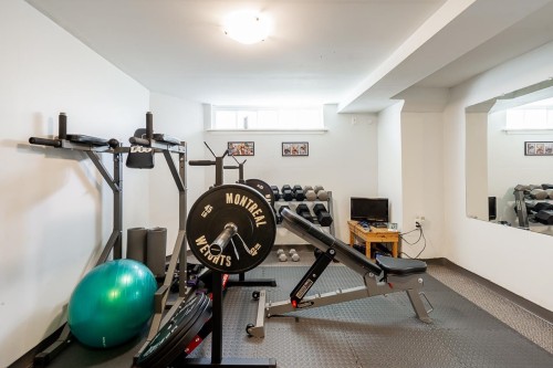 10482 125A Street, Surrey, BC - Indoor Photo Showing Gym Room
