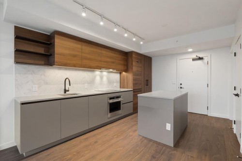 2406-10448 University Drive, Surrey, BC 