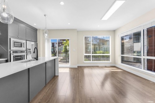 17-15688 28 Avenue, Surrey, BC 