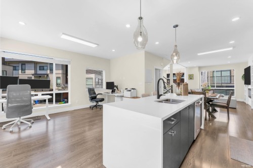 17-15688 28 Avenue, Surrey, BC 