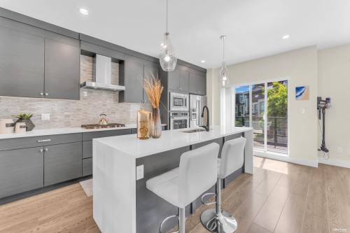 17-15688 28 Avenue, Surrey, BC 