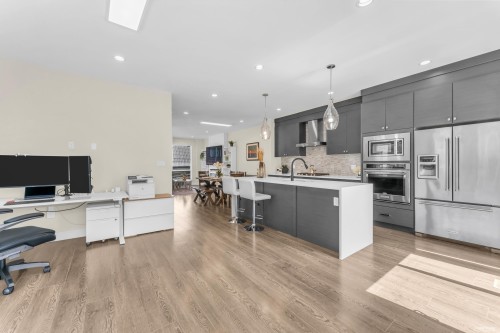 17-15688 28 Avenue, Surrey, BC 