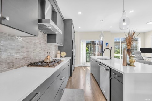 17-15688 28 Avenue, Surrey, BC 