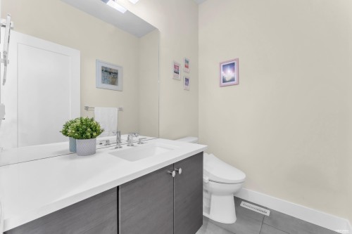 17-15688 28 Avenue, Surrey, BC 