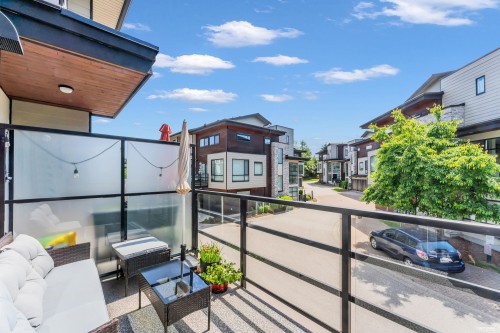 17-15688 28 Avenue, Surrey, BC 