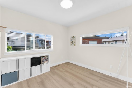 17-15688 28 Avenue, Surrey, BC 