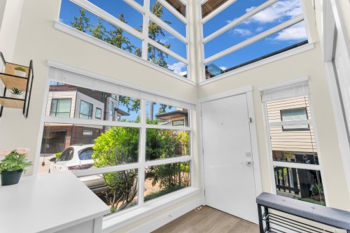 17-15688 28 Avenue, Surrey, BC 