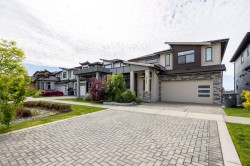 16764 16a Avenue Surrey, BC V3Z 0T3