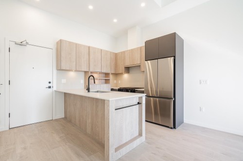 304-19577 65b Avenue  Surrey, BC V4N 6B5