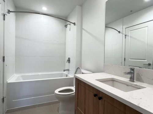 B206-20487 65 Avenue, Langley, BC 