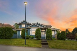 14708 31a Avenue Surrey, BC V4P 3E8
