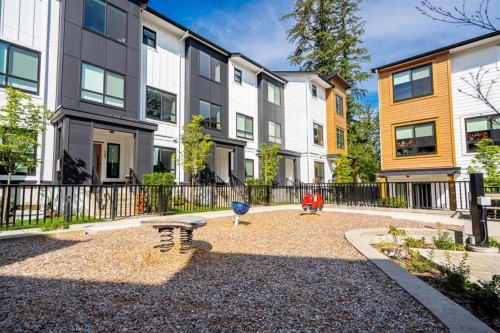 10-17538 100 Avenue, Surrey, BC 