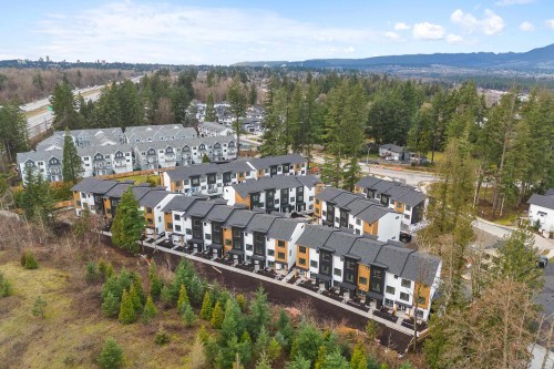 10-17538 100 Avenue, Surrey, BC 