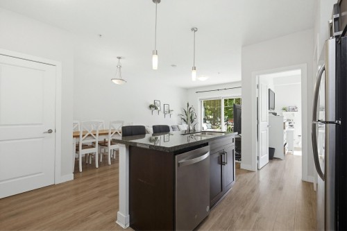 204-33898 Pine Street, Abbotsford, BC 