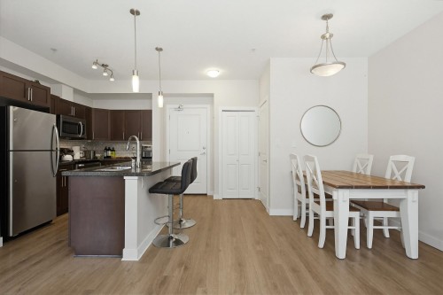 204-33898 Pine Street, Abbotsford, BC 