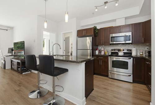 204-33898 Pine Street, Abbotsford, BC 