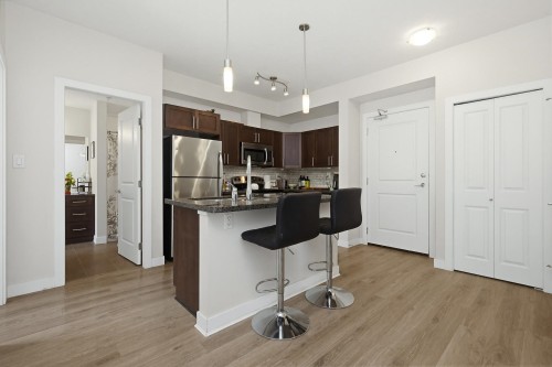 204-33898 Pine Street, Abbotsford, BC 