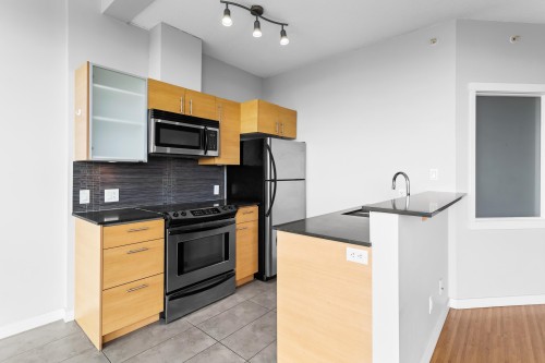 2209-13399 104 Avenue, Surrey, BC 