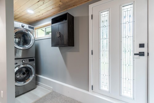 19746 49 Avenue, Langley, BC - Indoor Photo Showing Laundry Room