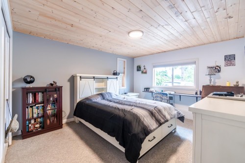 19746 49 Avenue, Langley, BC - Indoor Photo Showing Bedroom